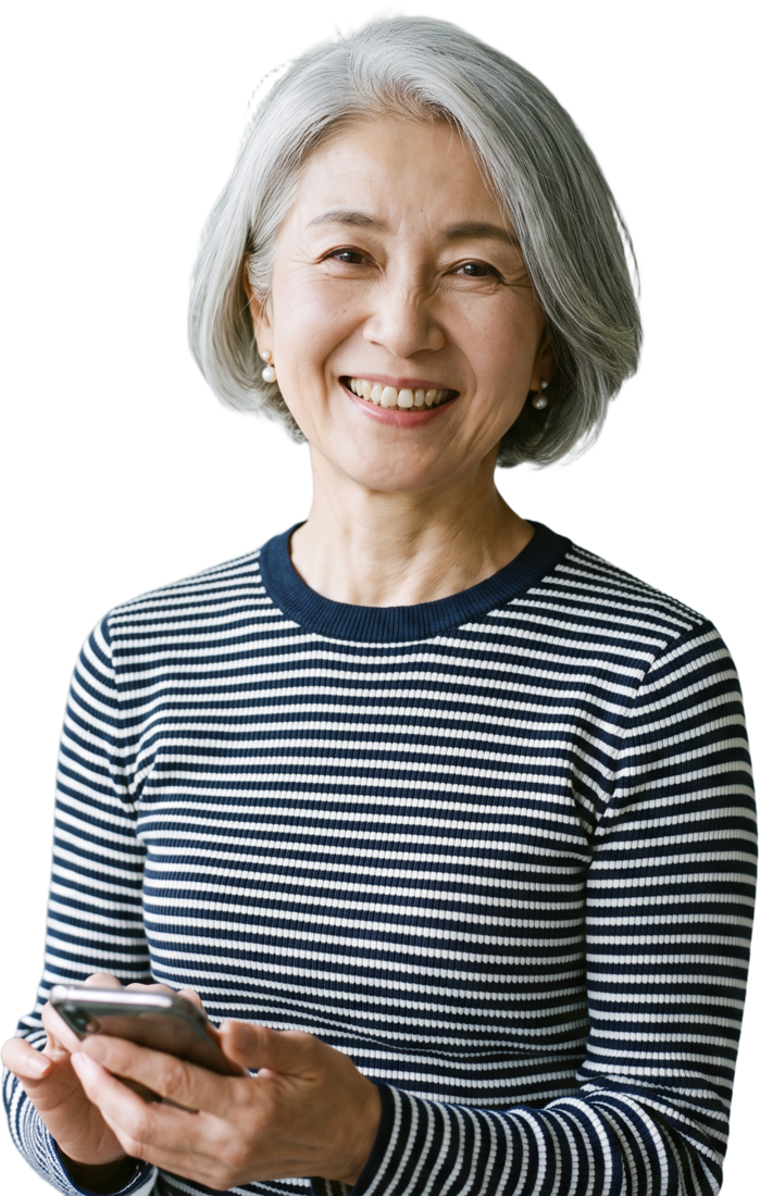 ほほえむグレイヘアの女性